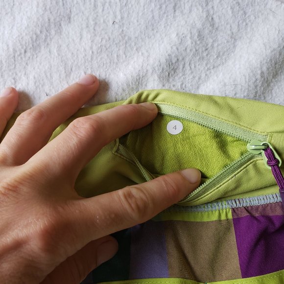 Lululemon Speed Up Shorts. 4 - Picture 7 of 7
